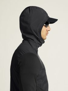1915283-999000_ADV20Essence20Jersey20Hood20Jkt20220M_closeup5