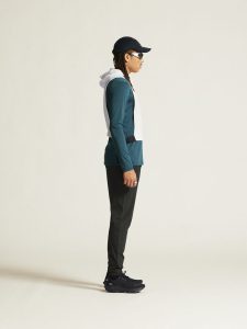 1915286-999000_ADV20Essence20Training20Pants20220M_closeup2