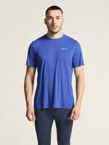 1915287-331000_Core20Essence20SS20Tee20220M_closeup4