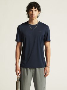 1915287-396000_Core20Essence20SS20Tee20220M_closeup4