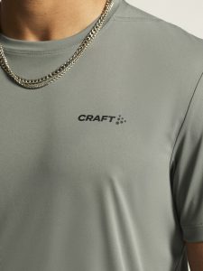 1915287-647000_Core20Essence20SS20Tee20220M_closeup1