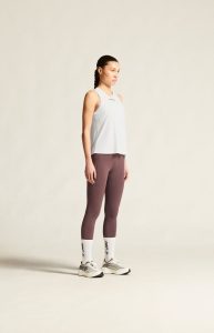 1915290-1000_Core20Essence20Singlet20220W_closeup1