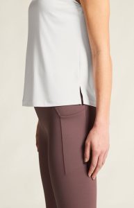 1915290-1000_Core20Essence20Singlet20220W_closeup6