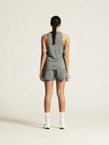 1915290-647000_Core20Essence20Singlet20220W_closeup3
