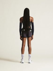1915290-999000_Core20Essence20Singlet20220W_closeup3