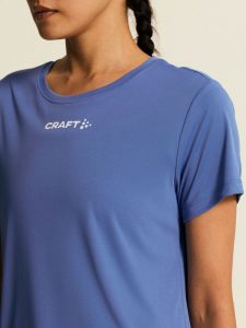 1915291-3170_Core20Essence20SS20Tee20220W_closeup5