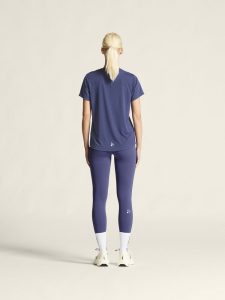 1915291-388000_Core20Essence20SS20Tee20220W_closeup3