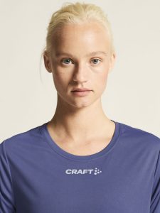 1915291-388000_Core20Essence20SS20Tee20220W_closeup5