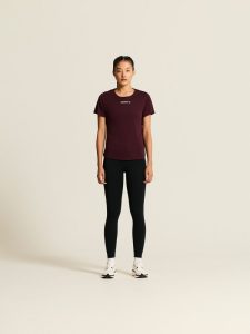 1915291-4820_Core20Essence20SS20Tee20220W_closeup1