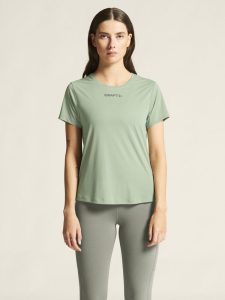 1915291-630000_Core20Essence20SS20Tee20220W_closeup4
