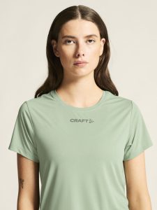 1915291-630000_Core20Essence20SS20Tee20220W_closeup5