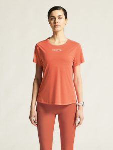 1915291-7370_Core20Essence20SS20Tee20220W_closeup4