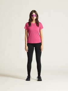 1915291-738000_Core20Essence20SS20Tee20220W_closeup1