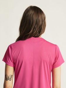 1915291-738000_Core20Essence20SS20Tee20220W_closeup7