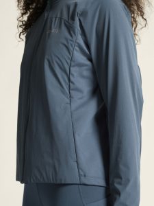 1915292-385000_ADV20Essence20Warm20Jkt20220W_closeup6