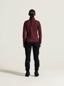 1915292-4820_ADV20Essence20Warm20Jkt20220W_closeup3