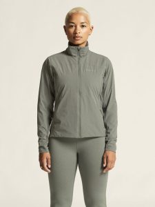 1915292-647000_ADV20Essence20Warm20Jkt20220W_closeup4