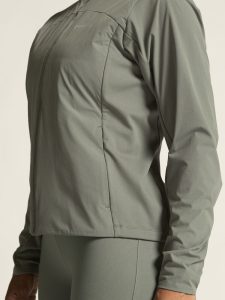 1915292-647000_ADV20Essence20Warm20Jkt20220W_closeup6