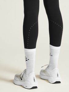 1915294-999000_ADV20Essence20Warm20Tights20W_closeup6