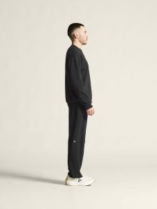 1915299-999000_Community20220R20Neck20M_closeup2
