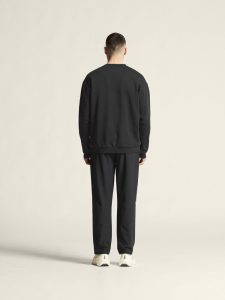 1915299-999000_Community20220R20Neck20M_closeup3