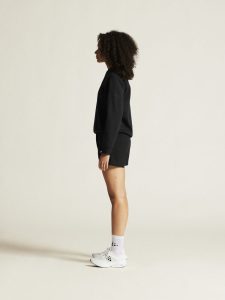 1915300-999000_Community20220R20Neck20W_closeup4