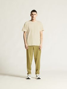 1915301-905000_Community20220Tee_closeup1