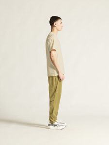 1915301-905000_Community20220Tee_closeup2