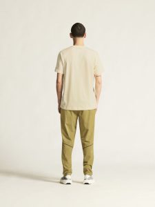 1915301-905000_Community20220Tee_closeup3