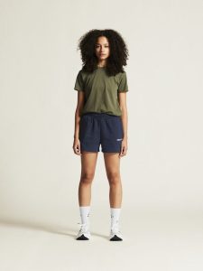 1915302-664000_Community20220Tee20W_closeup1