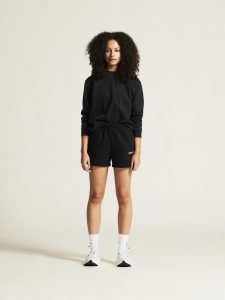 1915308-999000_Community20220Shorts20W_closeup1