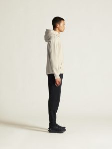 1915327-214000_Community20220Hoodie20M_closeup2