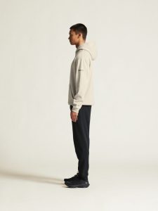 1915327-214000_Community20220Hoodie20M_closeup4