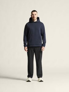 1915327-390000_Community20220Hoodie20M_closeup1