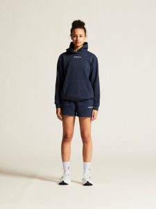 1915345-390000_Community20220Logo20Hoodie20W_closeup1