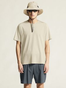 1915397-2140_PRO20Trail20SS20Tee20220M_closeup4