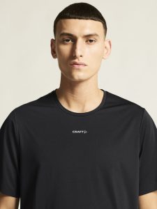 1915397-9990_PRO20Trail20SS20Tee20220M_closeup5