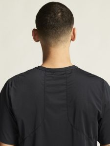 1915397-9990_PRO20Trail20SS20Tee20220M_closeup6
