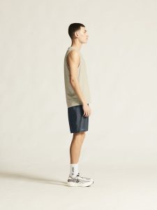 1915398-2140_PRO20Trail20Singlet20220M_closeup2