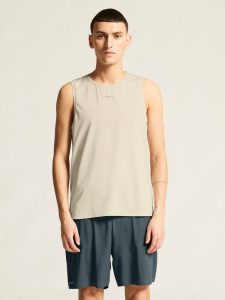 1915398-2140_PRO20Trail20Singlet20220M_closeup4
