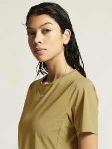 1915402-6540_PRO20Trail20SS20Tee20220W_closeup5