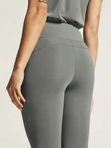 1915612-647000_Core20Essence20Tights20220W_closeup6