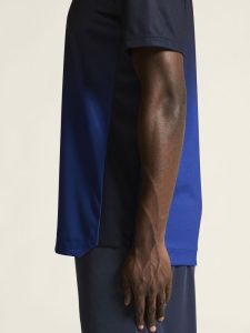 1915638-390346_Evolve20220Structured20Graphic20Jersey20M_closeup7
