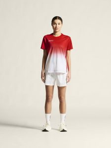 1915639-430900_Evolve20220Structured20Graphic20Jersey20W_closeup1
