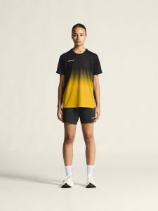 1915639-999552_Evolve20220Structured20Graphic20Jersey20W_closeup1