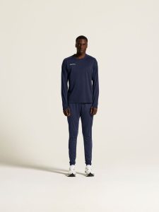 1915688-3900_Evolve20220Crewneck20M_closeup1