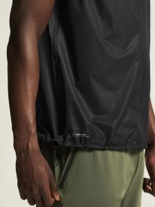 1915888-999000_PRO20Hydro20Lightweight20Vest20M_closeup6