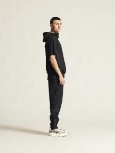 1915888-9999_PRO20Hydro20Lightweight20Vest20M_closeup2