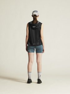 1915889-999000_PRO20Hydro20Lightweight20Vest20W_closeup3
