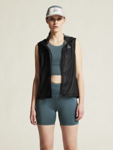 1915889-999000_PRO20Hydro20Lightweight20Vest20W_closeup4